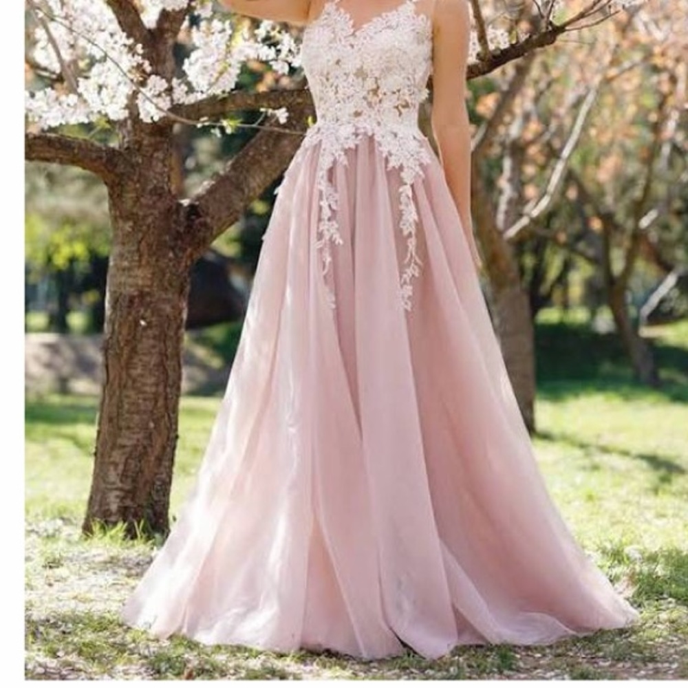Super cute pink prom dress